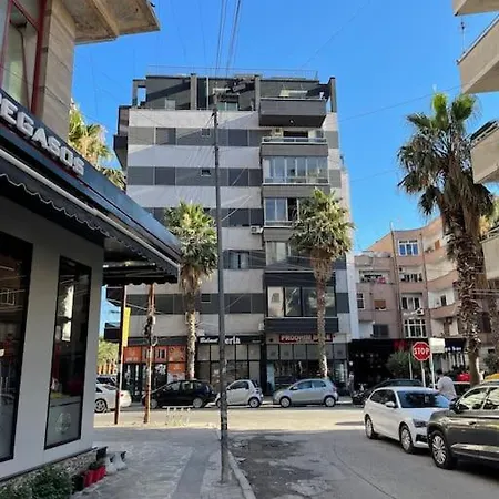 Sunny Vollga Durrës